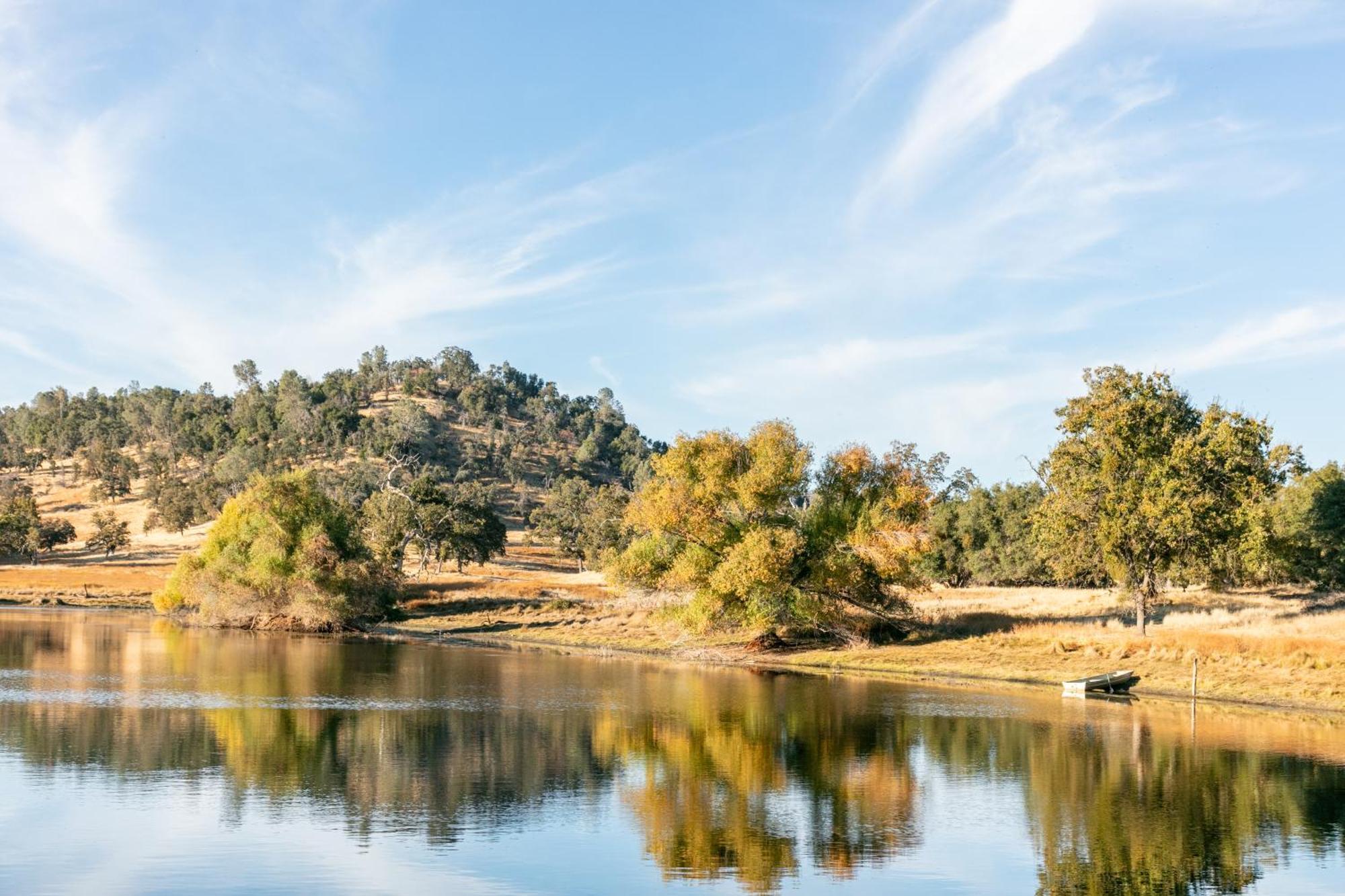 Rolling Oaks Ranch - 200 Acres Of Lakeside Beauty & Countryside Serenity Mariposa Zewnętrze zdjęcie